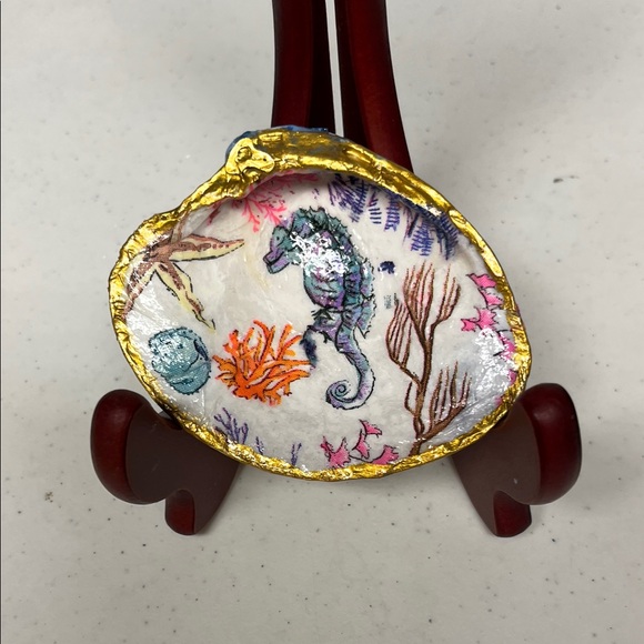 2 in 1 Decorative Seashell Trinket Dish with Marine Design and Gold Trim - Picture 5 of 16